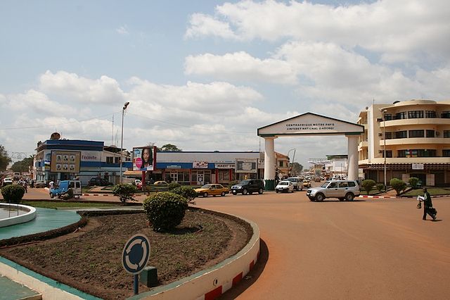 File:Bangui Shopping District.jpg