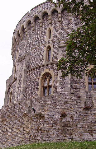 File:Windsor round tower 03.JPG