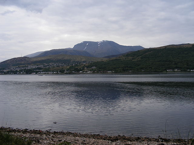 File:Ben Nevis and Fort William from west.jpg