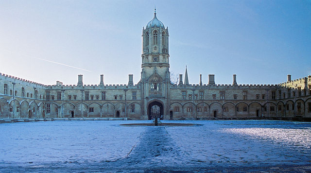 File:Tom Quad, Christ Church 2004-01-21.jpg