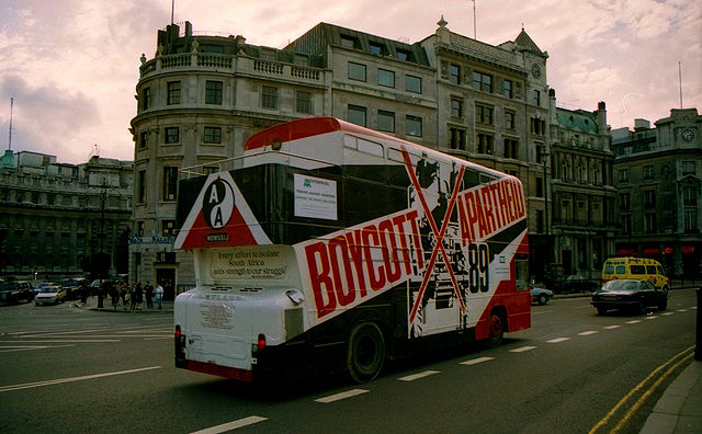 File:Boycott Apartheid Bus, Lonodn, UK. 1989.jpg