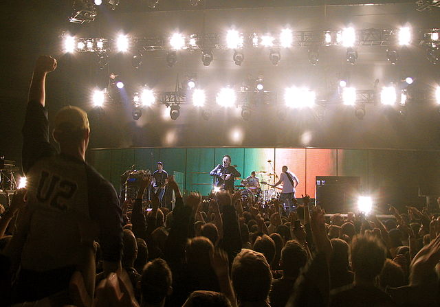 File:U2 in Kansas City 2.jpg