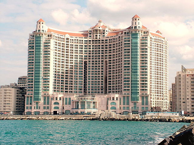 File:San Stefano Grand Plaza 2.jpg