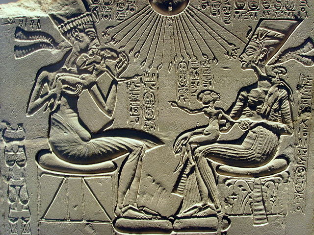File:Akhenaten, Nefertiti and their children.jpg