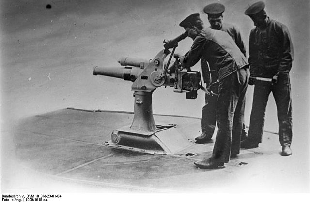 File:Bundesarchiv DVM 10 Bild-23-61-04, Versenkbares 7,5cm-U-Boot-Gesch&uuml;tz.jpg