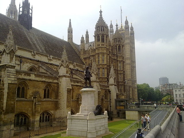 File:Statue of Oliver Cromwell outside Palace of Westminster.jpg