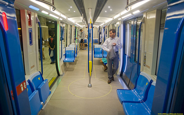 File:QC-STM 20120624-203714 MaquetteAzur VueGeneraleInterieur.jpg