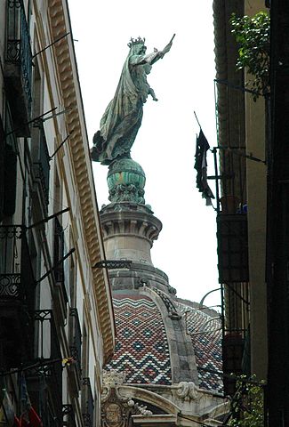 File:Bas&iacute;lica de la Merc&egrave; es del carrer d'en Carabassa.jpg