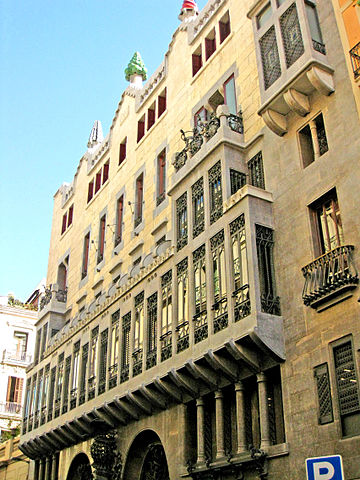 File:Palau G&uuml;ell (2).jpg