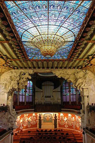 File:Palau de la M&uacute;sica - Interior general.JPG