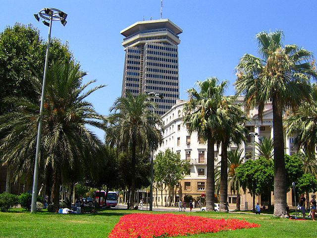 File:Barcelona Edificio Col&oacute;n.jpg