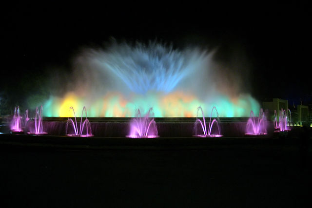 File:Font M&agrave;gica de Montju&iuml;c.jpg