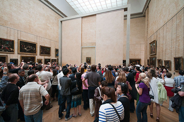 File:Mona lisa crowd.jpg