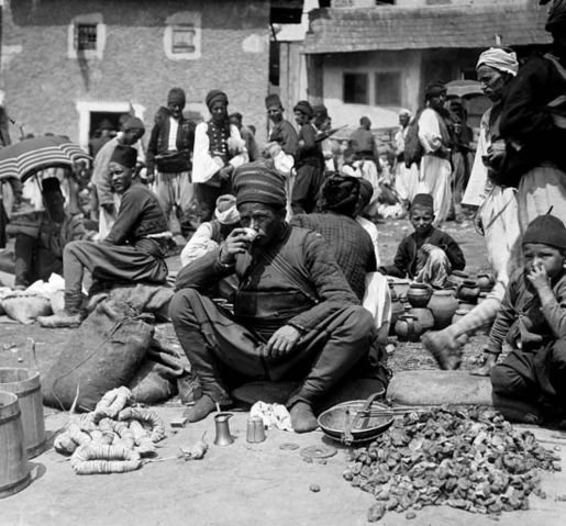 File:Bruner-Dvorak, Rudolf - Bosna, trži&scaron;tě (ca 1906).jpg