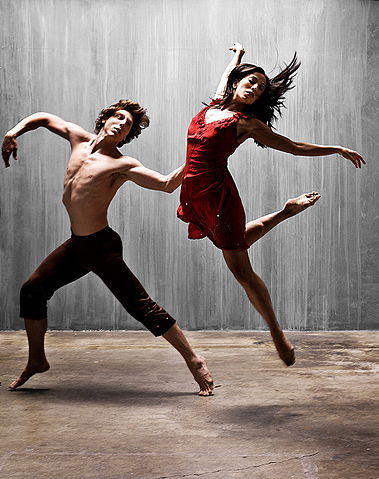 File:Two dancers.jpg
