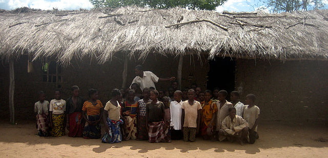 File:Mozambique school.jpg