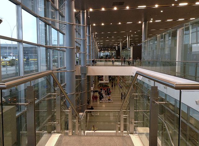 File:Aeropuerto el dorado 50.jpg