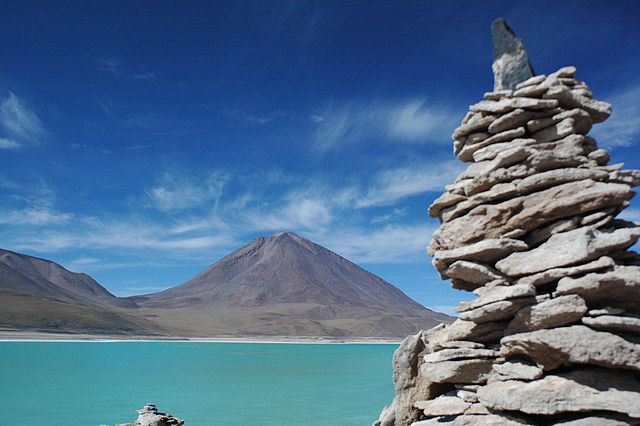 File:Laguna Verde Bolivia.jpg