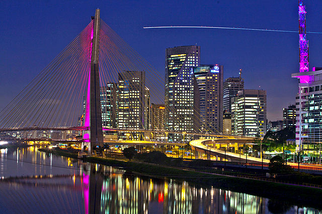 File:Ponte Oct&aacute;vio Frias no Brooklin, S&atilde;o Paulo (SP).jpg