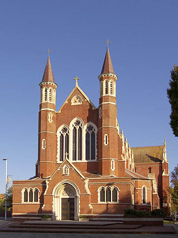 File:Portsmouthcatholiccathedral.jpg