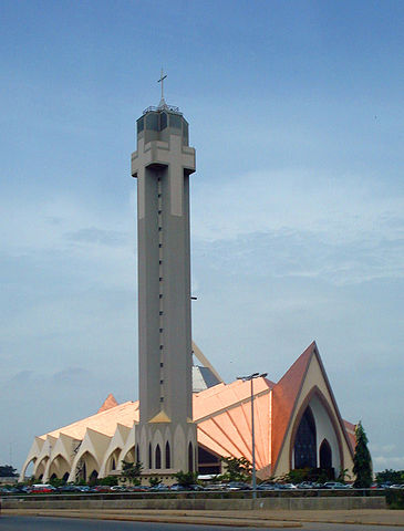 File:Catedral Nacional em Abuja, Nig&eacute;ria.jpg