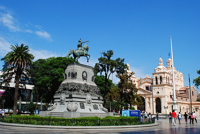 File:Plaza San Mart&iacute;n C&oacute;rdoba 2011-03-06.jpg