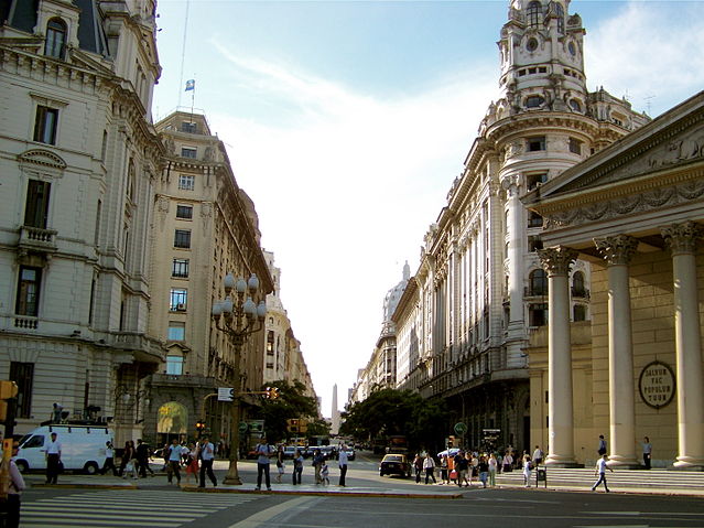 File:Avenida Roque S&aacute;enz Pe&ntilde;a (Diagonal Norte).jpg