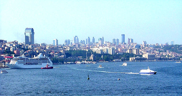 File:Cruise ship and Seabus in Istanbul.jpg