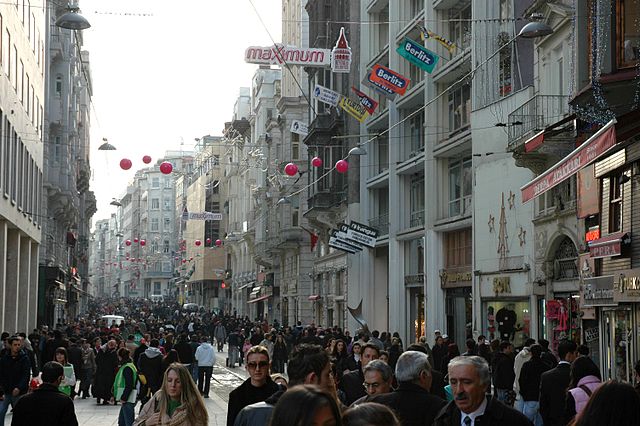 File:Istanbul - Avinguda d'Istikl&acirc;l.JPG