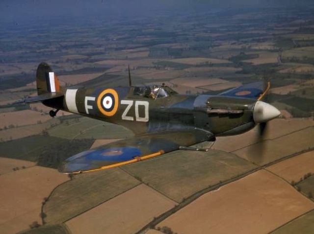 File:Spitfire VB 222 Sqn RAF in flight 1942.jpg