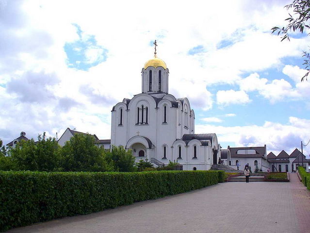 File:Yevfrosinyi Polotskoy sobor, 1995.jpg