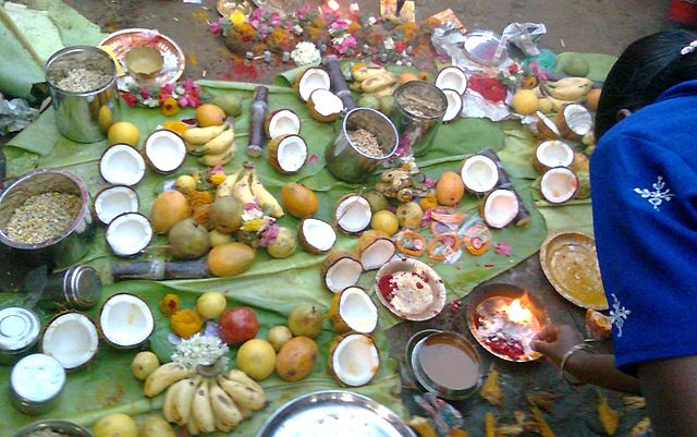 File:River Kaveri worship Tiruchirappalli.jpg