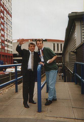 File:Kevin Keegan with Fan at HSV game.JPG