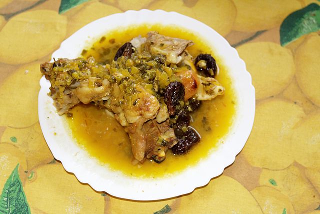 File:Moroccan lamb with prunes and apricots.jpg