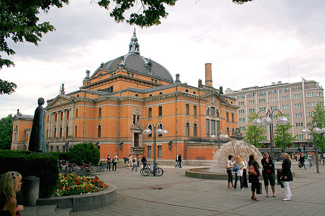 File:OsloNationalTeatret.jpg