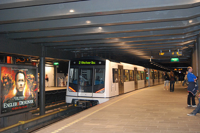 File:Nationaltheatret station Oslo.jpg