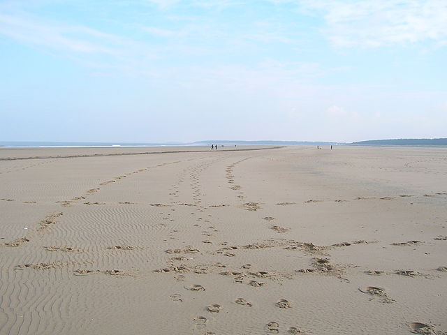 File:Peddars Way - Holkham Bay.jpg