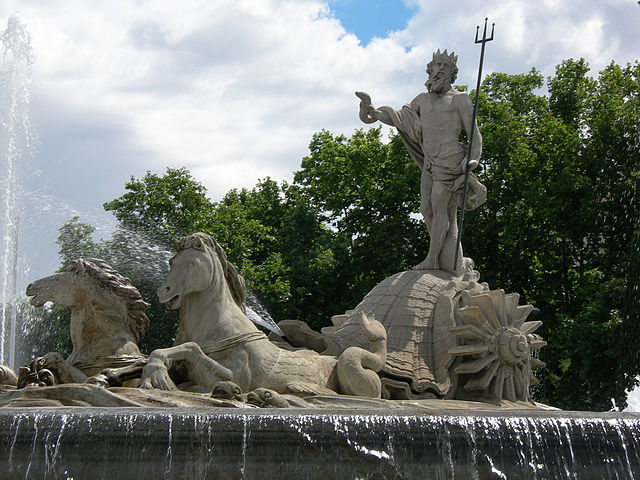File:Fuente de Neptuno (Madrid) 06.jpg