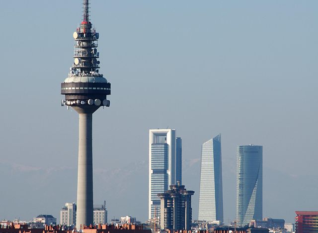 File:Cuatro Torres y Torrespaña.jpg