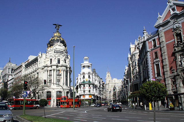 File:Calle de Alcal&aacute; (Madrid) 16.jpg
