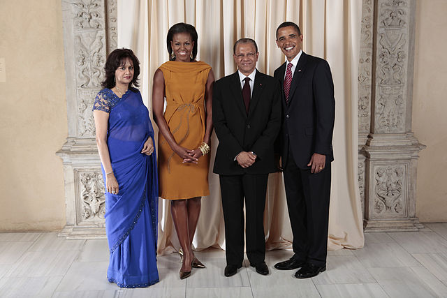 File:Navinchandra Ramgoolam with Obamas.jpg