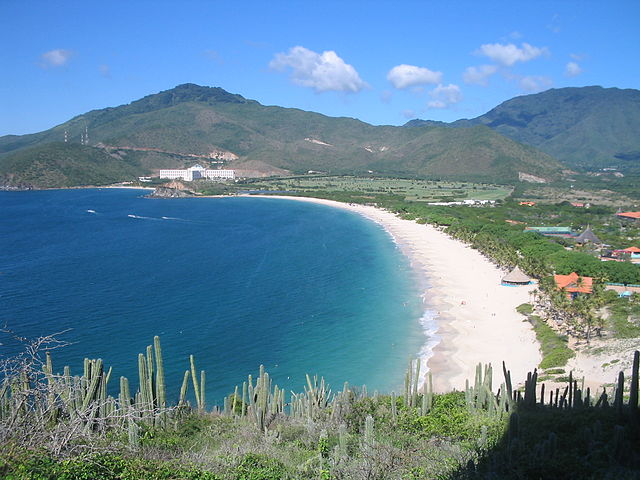 File:Playa Puerto Cruz.JPG