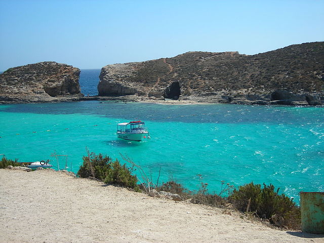 File:Blue Lagoon and Cominotto.JPG