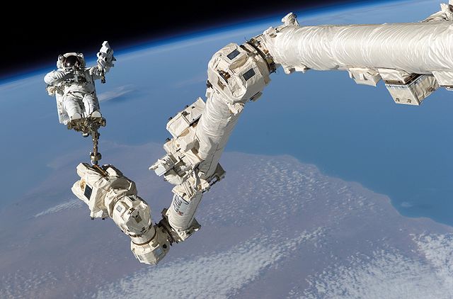 File:STS-114 Steve Robinson on Canadarm2.jpg