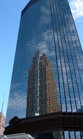 File:IDS reflecting Wells Fargo.jpg