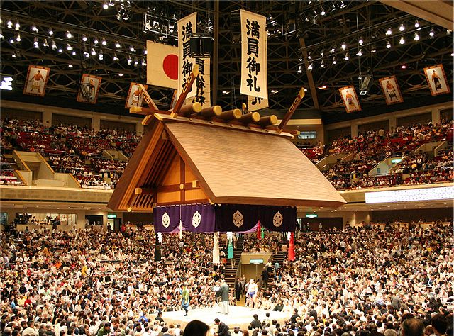 File:Ryogoku Kokugikan Tsuriyane 05212006.jpg