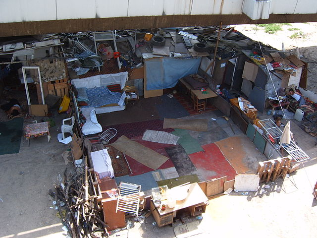 File:Tipical family house in karton city.JPG