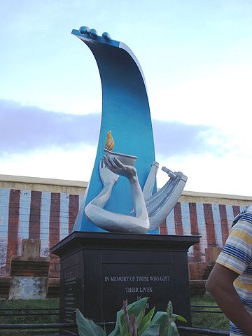 File:Tsunami Memorial Kanyakumari.JPG