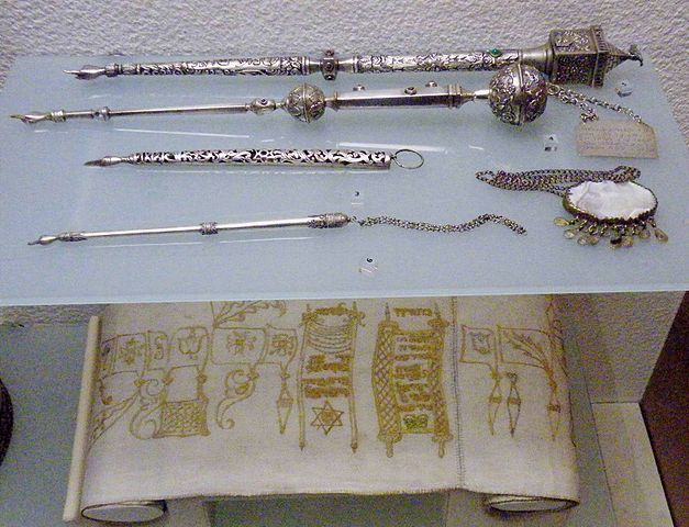 File:Page Pointers for reading of Torah.jpg