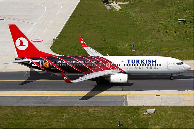 File:Turkish Airlines Boeing 737-800 ManU Karakas.jpg
